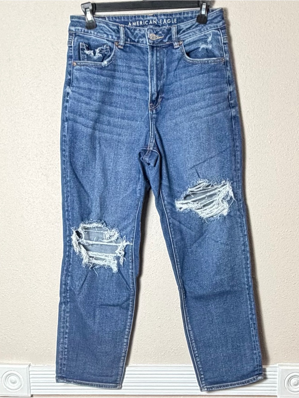 American Eagle Outfitters Boyfriend Jeans in Dark Blue with Distressed Knees